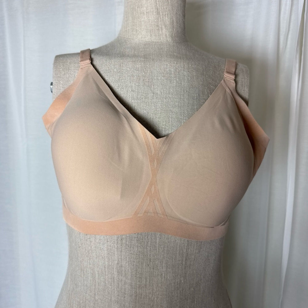 Honeylove Tan Seamless Bra with V-Neck